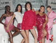 Cùng BST Holiday của H&M mở ra điều kì diệu cho mùa lễ hội cuối năm