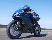Yamaha R125 phiên bản mới với một loạt nâng cấp đáng mong đợi