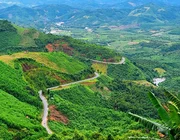 Hút hồn với vẻ đẹp hùng vỹ của Đèo Khánh Lê: Con đường nối biển và hoa