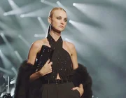 Michael Kors - BST Thu/Đông 2022/2023:  Sang trọng và duyên dáng