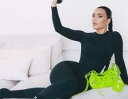 Kim Kardashian là “ngôi sao” của chiến dịch Balenciaga mới