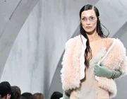 Fendi | Fall Winter 2022/2023: Tái hiện di sản thời trang Fendi