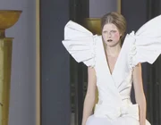 Victor & Rolf Haute Couture Xuân Hè 2022: Thế giới của ma cà rồng