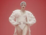 Ulyana Sergeenko - Haute Couture Spring Summer 2022: Lạc quan tươi trẻ