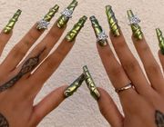 Xu hướng Nail Art: Móng mắt mèo