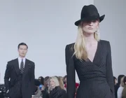 Ralph Lauren - Fall/Winter 2022: Bữa tiệc đêm của giới thượng lưu