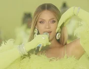 Beyoncé mở đầu Lễ trao giải Oscar lần thứ 94 với ca khúc Be Alive