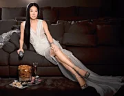 NTK Vera Wang bước sang U80 vẫn là bậc “phù thủy đầm cưới” đỉnh nhất!