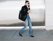 Saint Laurent ra mắt dòng túi xách oversize mới