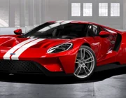 Hai chiếc Ford GT đặc biệt được bán đấu giá lên đến hàng triệu đô