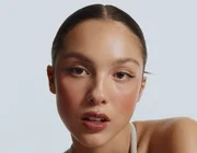Olivia Rodrigo là gương mặt đại diện mới nhất cho thương hiệu mỹ phẩm Glossier