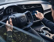 Lexus nối bước Tesla với vô lăng chữ nhật cho dòng RZ 450e