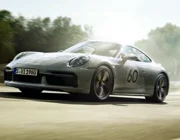 Porsche 911 Sport Classic 2023 với hộp số sàn, công suất đạt 543 lực