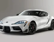 Toyota GR Supra 2023 được bổ sung thêm phiên bản số sàn