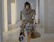Louis Vuitton - Cruise 2023: Vũ trụ hợp nhất
