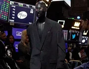 Balenciaga “chiếm đóng” sàn giao dịch chứng khoán New York