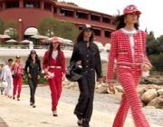 The Film of the CHANEL Cruise 2022/23 Show: Những quý cô thanh lịch
