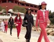 The Film of the CHANEL Cruise 2022/23 Show: Những quý cô thanh lịch