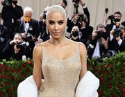 Kim Kardashian làm hỏng chiếc váy của Marilyn Monroe khi dự Met Gala?