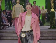 Versace - Menswear: BST Xuân/Hè 2023 của Donatella Versace