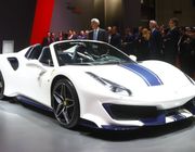 Sức mạnh cực khủng của siêu xe mui trần Ferrari 488 Pista Spider