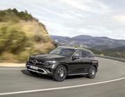 Chi tiết động cơ Mercedes-Benz GLC 2023, mạnh nhất 381 mã lực
