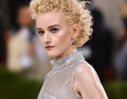 Ngôi sao của “Inventing Anna” được mời vào vai diễn Madonna