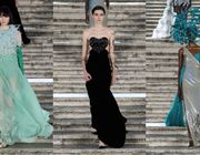 BST Valentino Haute Couture Thu Đông 2022: Pierpaolo Piccioli và lối chơi đa sắc màu