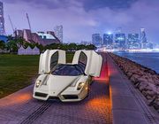 Ferrari Enzo màu trắng độc nhất thế giới xuất hiện trên sàn đấu giá