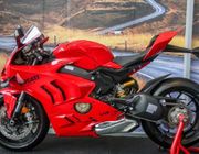 Ducati Panigale V4 trình làng tại Malaysia, giá hơn 762 triệu đồng