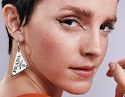 Emma Watson là gương mặt đại diện mới nhất của Prada Beauty