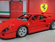 LEGO Ferrari F40 kích thước thật được trưng bày tại LEGOLAND California