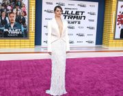 Joey King diện trang phục từ thương hiệu Công Trí tại thảm đỏ buổi công chiếu "Bullet Train"