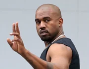 Kanye West chấm dứt thỏa thuận với Gap: "Một vị vua không thể sống trong lâu đài của người khác"