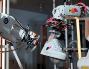 Thương hiệu Nike cung cấp dịch vụ robot giúp kéo dài “tuổi thọ” cho những đôi giày của bạn