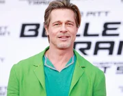 Brad Pitt ra mắt dòng sản phẩm chăm sóc da phi giới tính