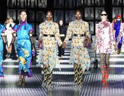 BST Xuân/Hè 2023 Gucci mang chủ đề “Gucci Twinsburg” đa sắc màu