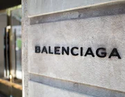 Thương hiệu Balenciaga chính thức ra mắt dịch vụ “re-sell”