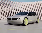 BMW i Vision Dee: Mẫu xe có khả năng đổi màu rất ấn tượng