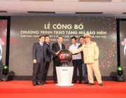 Honda Việt Nam trao tặng hơn 600.000 mũ bảo hiểm cho học sinh lớp 1 và lớp 2