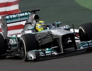 Bán đấu giá Mercedes-AMG Petronas F1 đầu tiên của Lewis Hamilton