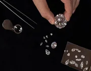 Kim cương nhân tạo: Cung đã vượt quá cầu?