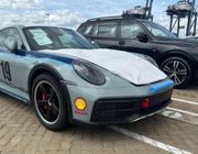 Ông Đặng Lê Nguyên Vũ mang Porsche 911 Dakar thứ 2 về Việt Nam?