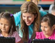 Một học khu ở California hiện thực hóa ý tưởng sáng tạo với chương trình Apple Learning Coach