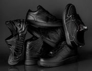 Các mẫu giày Sneaker màu Triple Back đỉnh nhất cho năm 2023