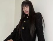 Chào thu cùng phong cách thời trang của Lisa (Blackpink)