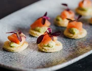 Khám phá cách chế biến những chiếc bánh canapes