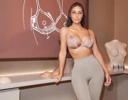 Ultimate Nipple Bra - Giải pháp “chiến đấu”của SKIMS và Kim Kardashian