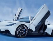 Triệu hồi toàn cầu mẫu Maserati MC20 do lỗi kính chắn gió