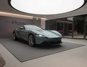 Siêu xe mui trần Roma Spider "50 năm có một" của Ferrari cập bến thị trường Đông Nam Á